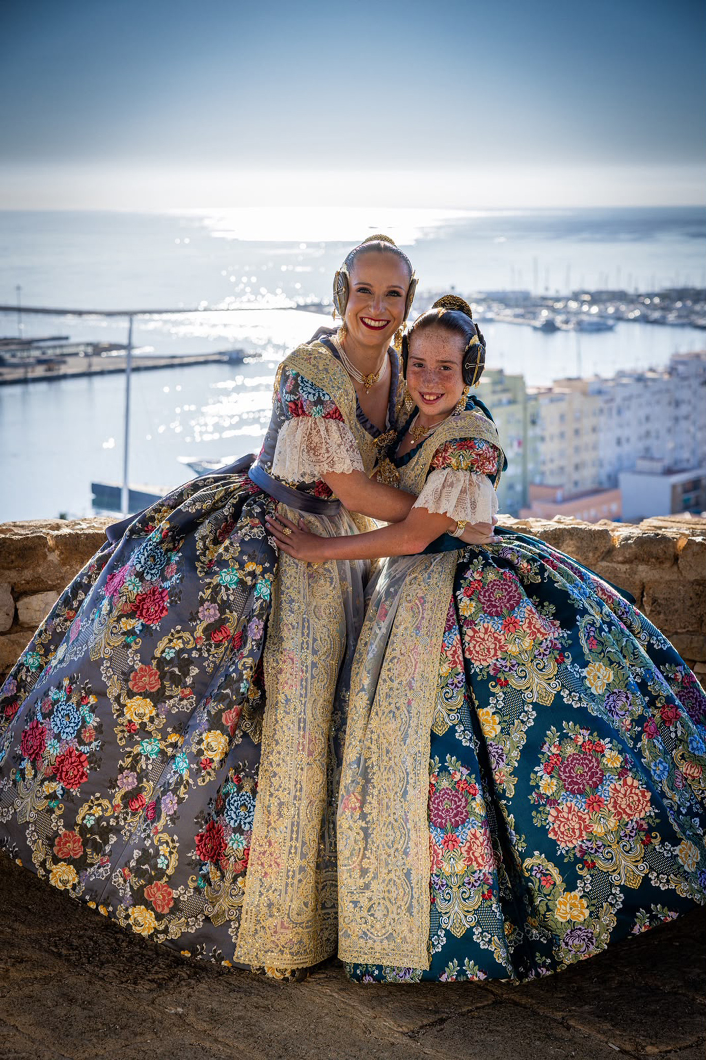 Vives y Marí viste a las Falleras Mayores de Dénia 2027