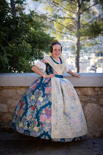 Vives y Marí viste a las Falleras Mayores de Dénia 2027 - 4