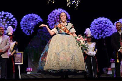 Vives y Marí viste a las Falleras Mayores de Dénia 2027 - 2