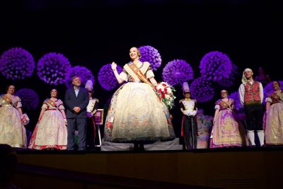 Vives y Marí viste a las Falleras Mayores de Dénia 2027 - 1