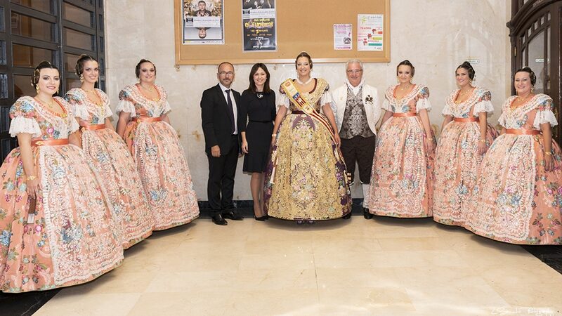 The Fallera Mayor of Alzira premieres his Espolín