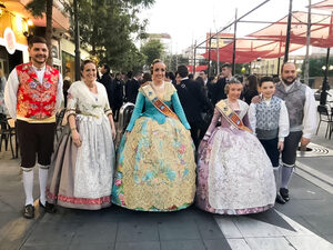 Vives y Marí firma las telas de la Crida de Gandía - 1