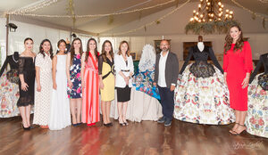 Vives y Marí presenta la indumentaria oficial de las Bellesas del Foc 2019 - 25