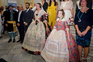 Las Falleras Mayores de Sagunto lucen dos telas de Vives y Marí en su acto de proclamación - 5