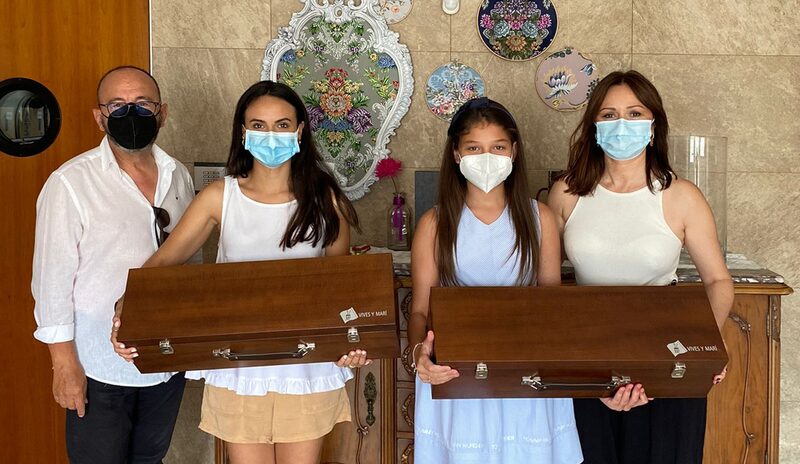 Sara y Paula, Falleras Mayores de Torrent 2022, ya recibieron sus telas