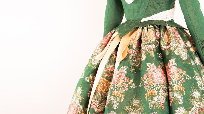 Vives y Marí creates the fabric that Estefanía debuted at the Crida