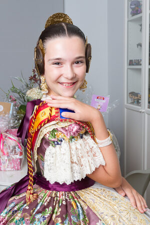 A grape-colored silk for the exaltation of Candela, Fallera Mayor Infantil of Dénia 2024 - 6