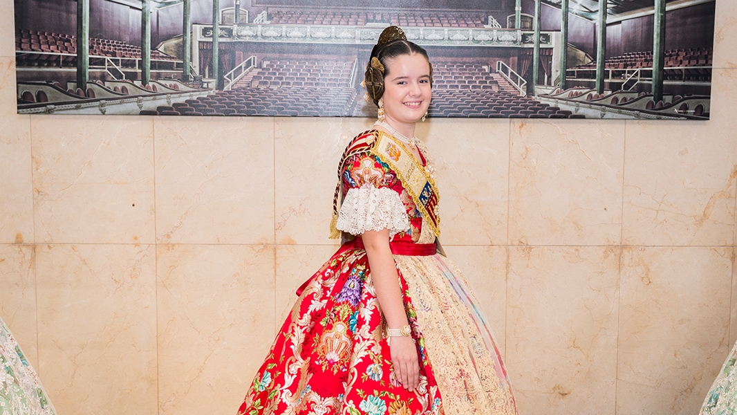 El espolín de la Fallera Mayor Infantil de Alzira