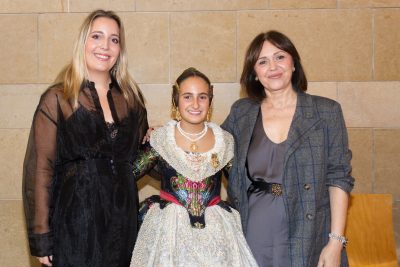 Carla Simó debuts a Vives y Marí fabric in Torrent - 1