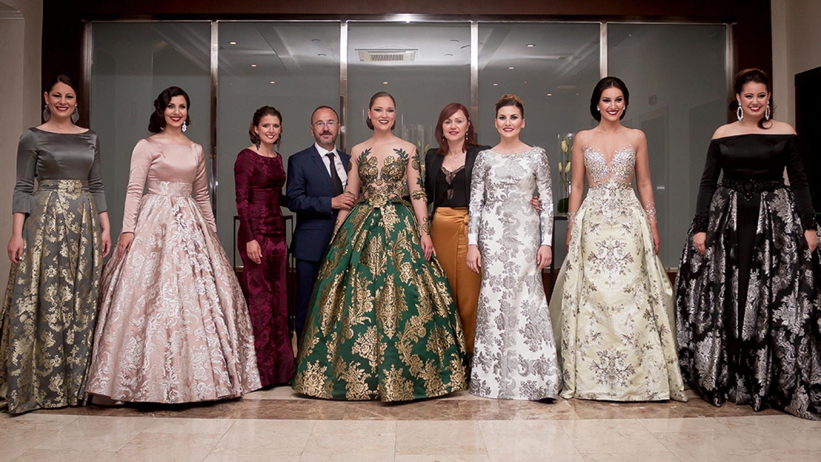 La Bellesa del Foc de Alicante 2016 y sus damas se despiden luciendo nuestras telas en vestidos de gala
