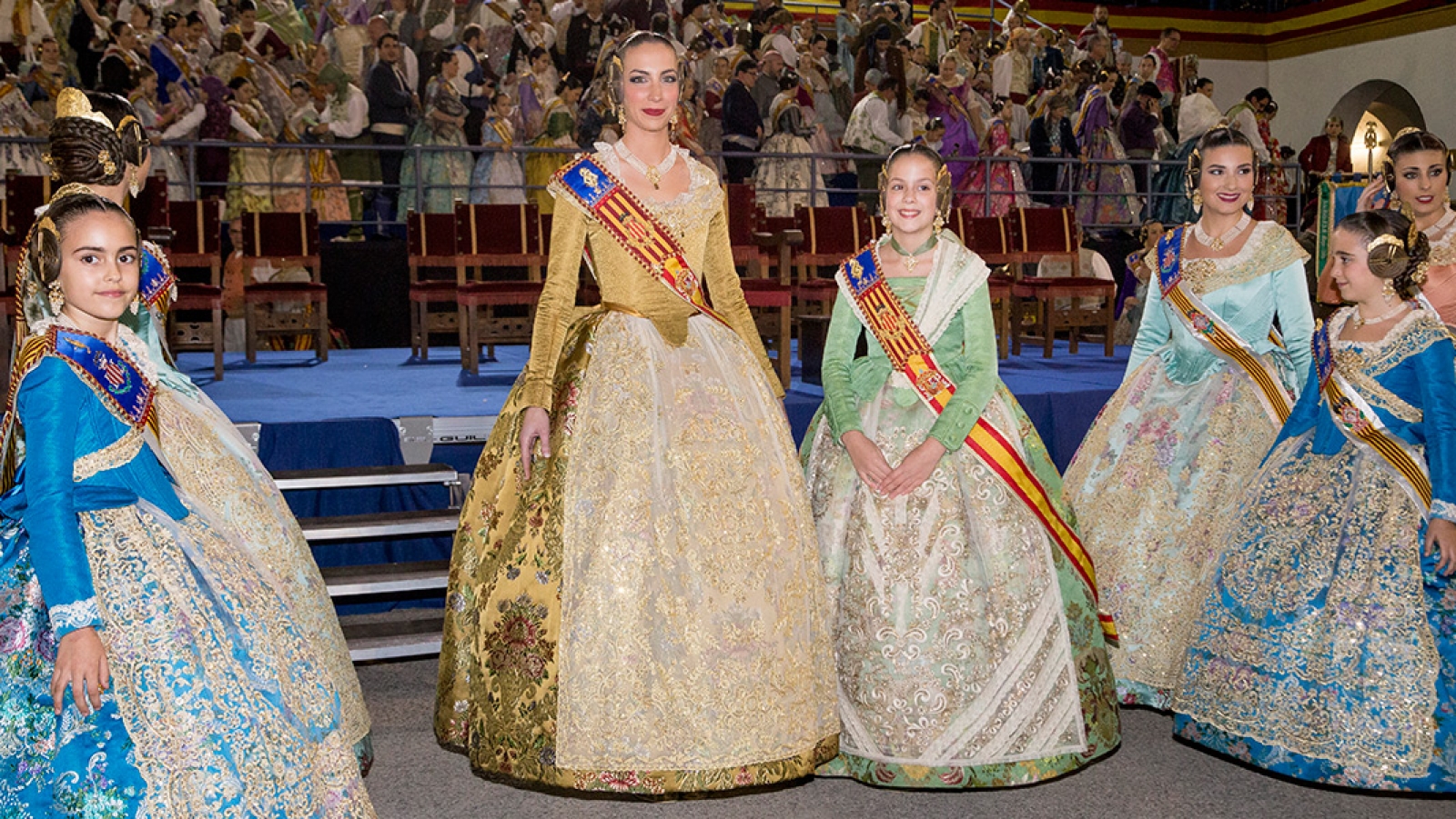 Nuestras telas visten a las Falleras Mayores de Valencia en las Fuerzas Armadas